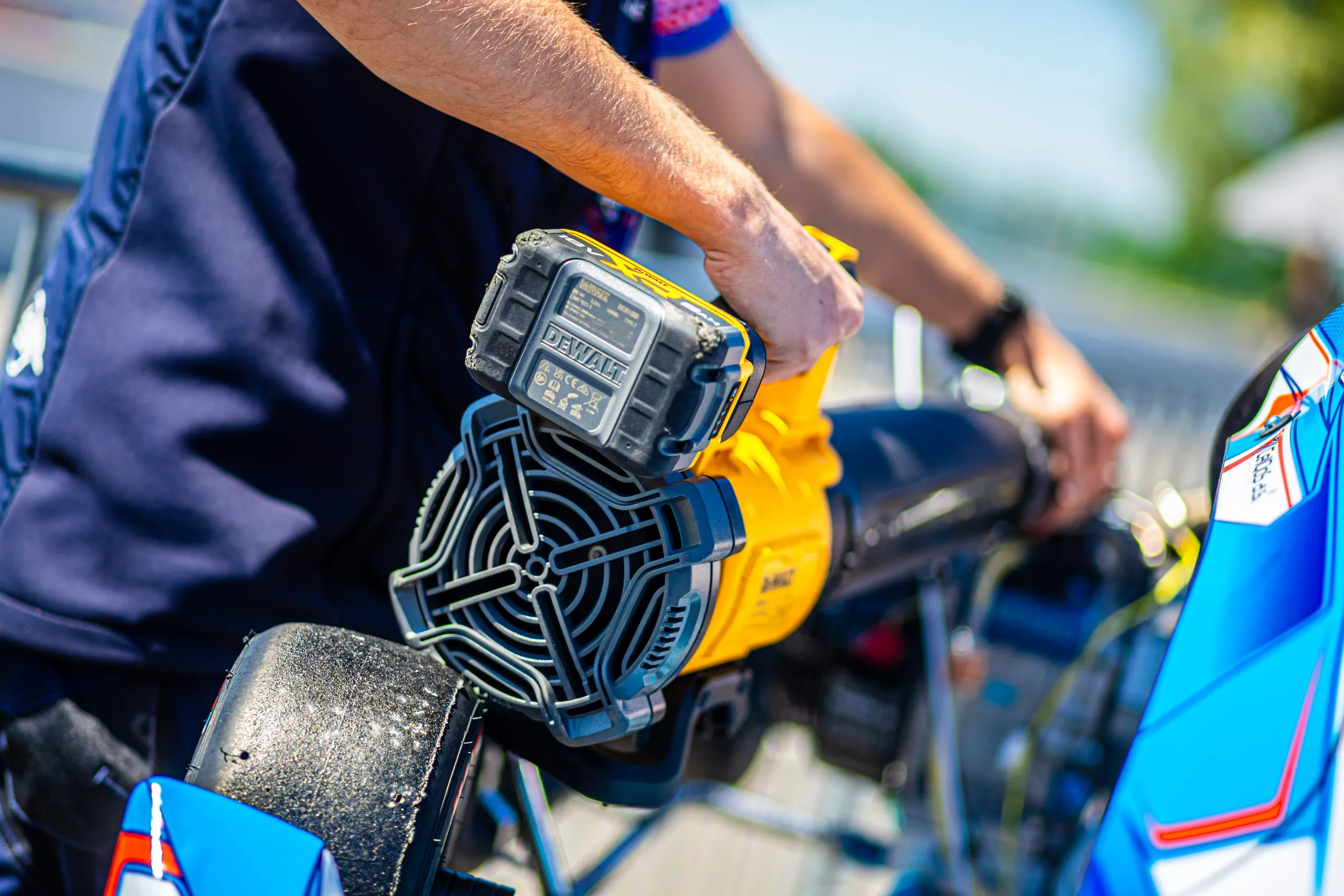 Štvortaktný motor Tillotson na motokáre T4 v depe